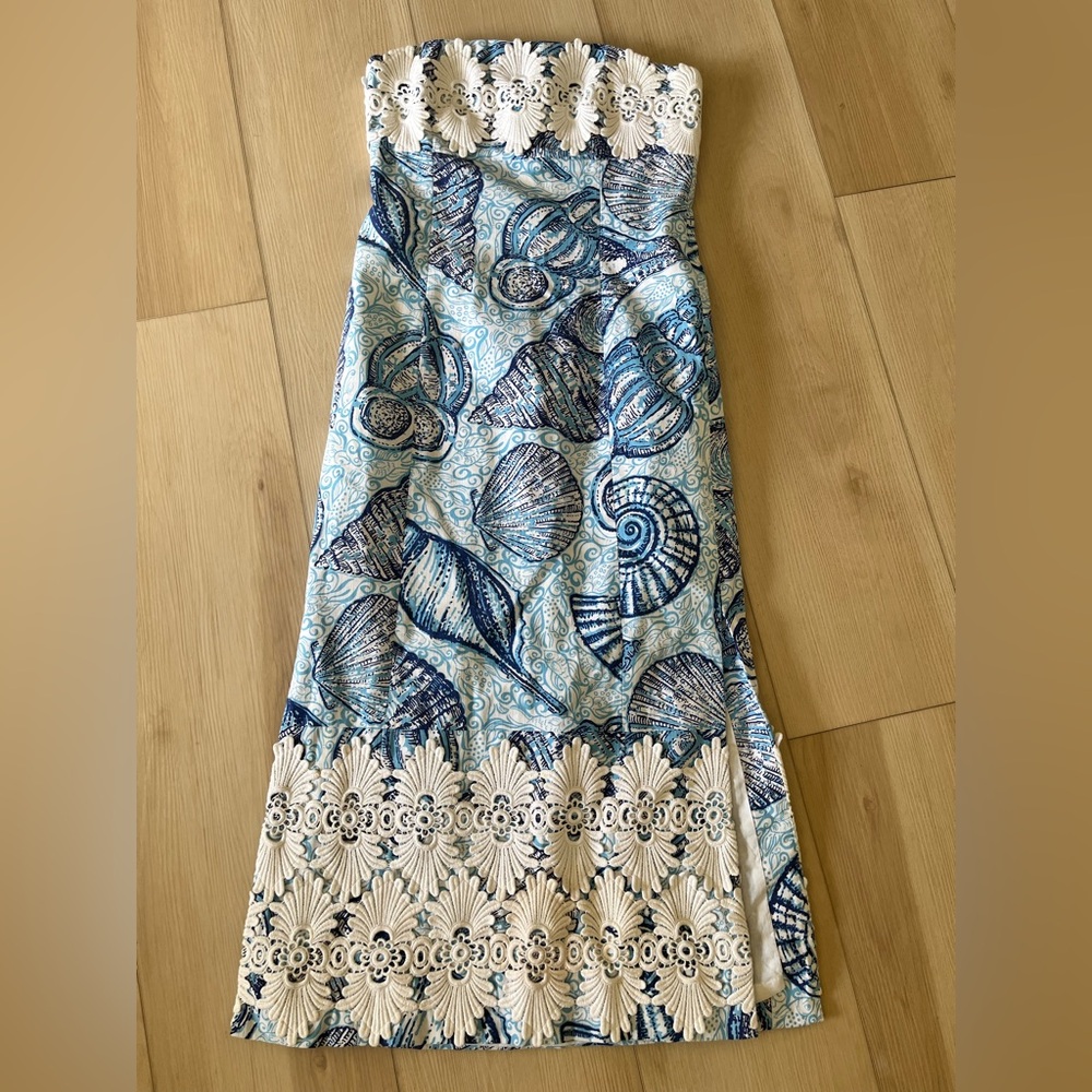 Elegant Blue and Cream Strapless Dress